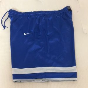 ✅Men Nike Basketball Double Side Shorts Size XL